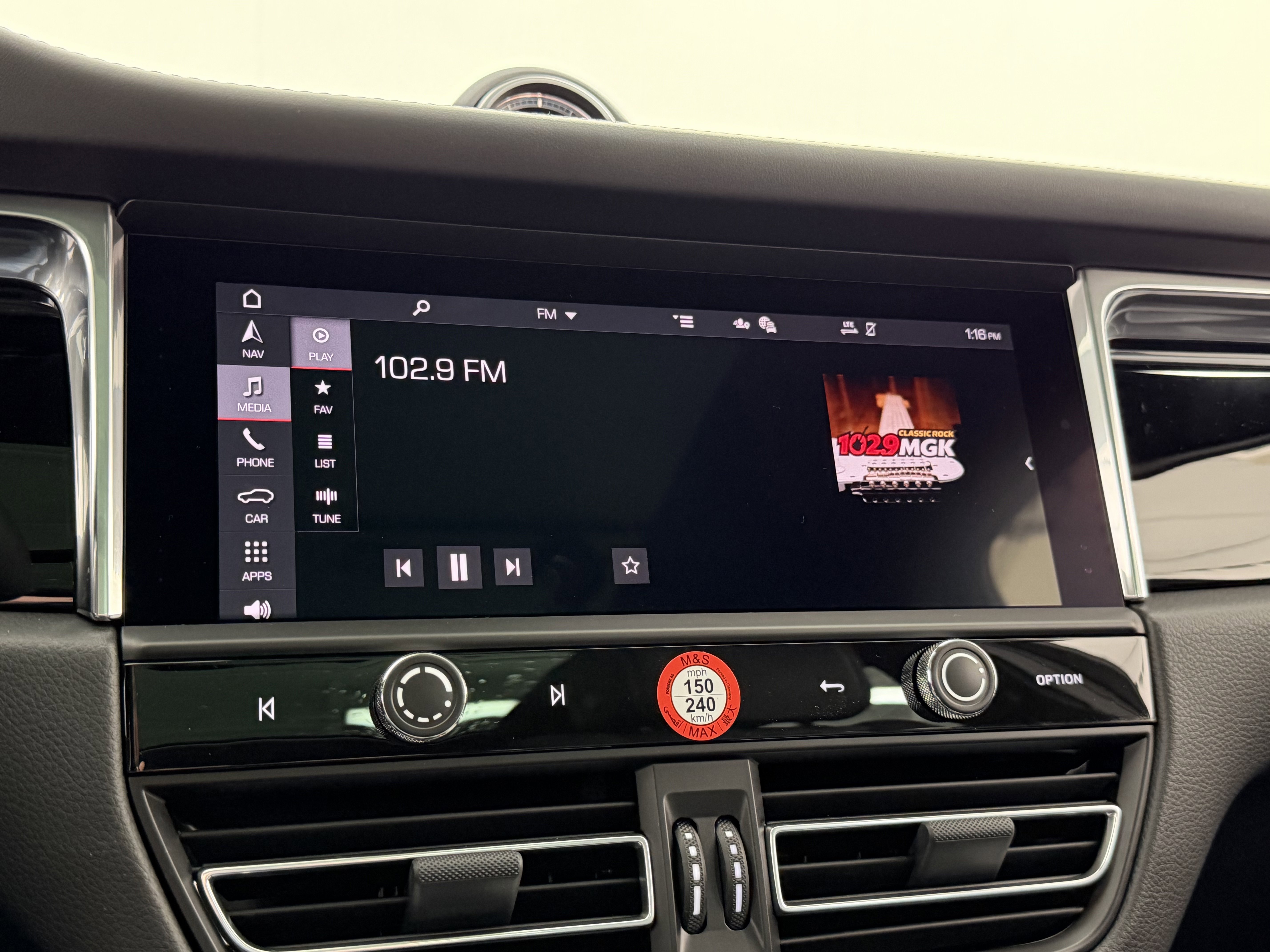 New 2026 Porsche Macan image 43