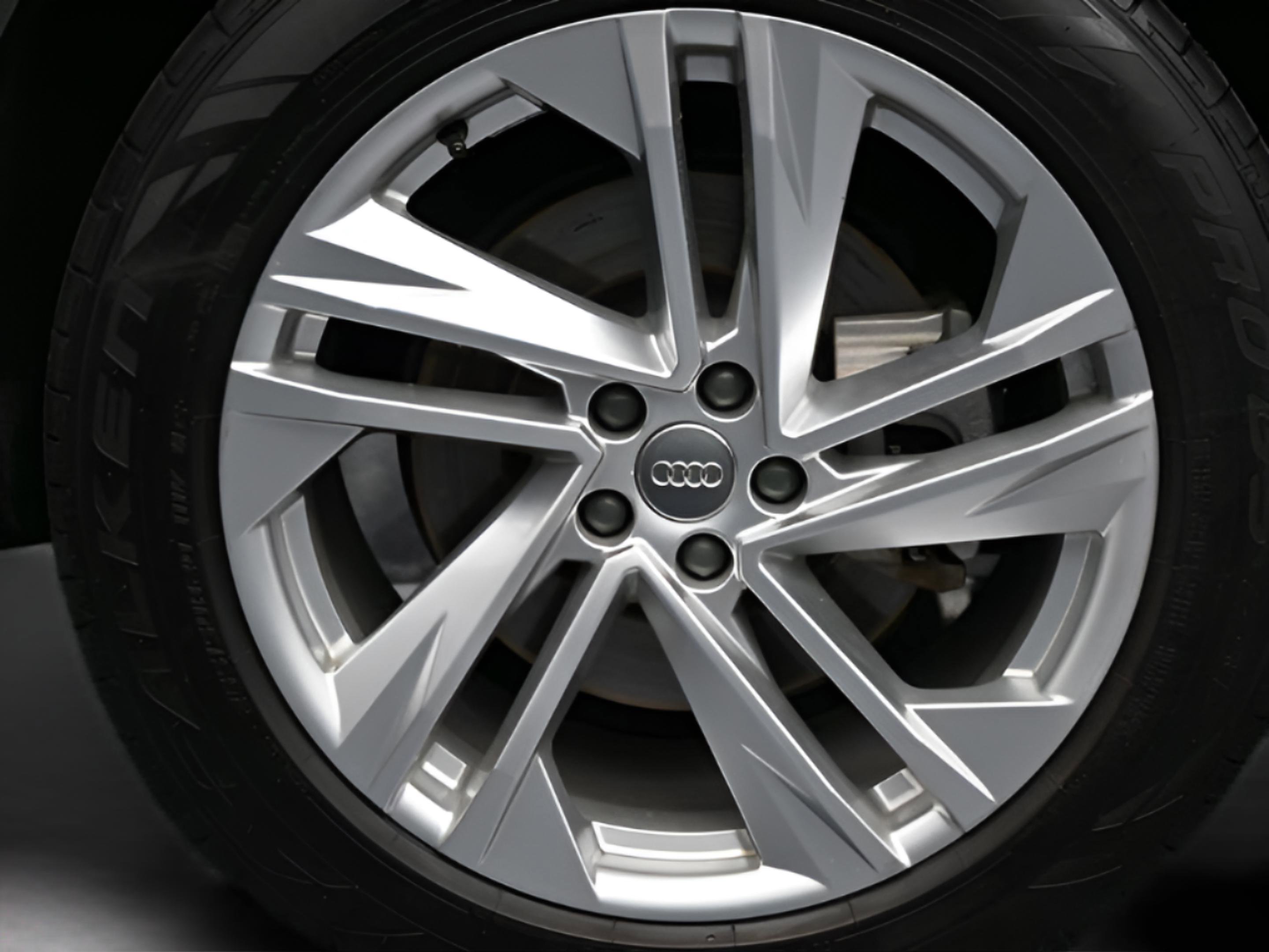 Used 2020 Audi Q7 3.0T Prestige w/ Prestige Package image 47