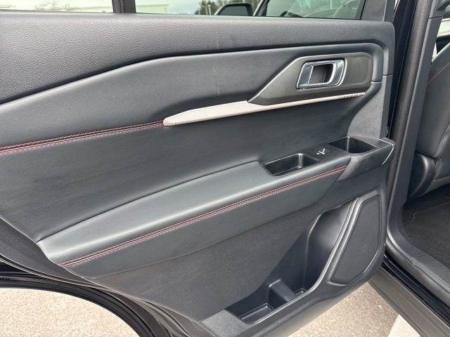 Used 2025 Ford Explorer ST-Line w/ ST-Line Street Pack image 34
