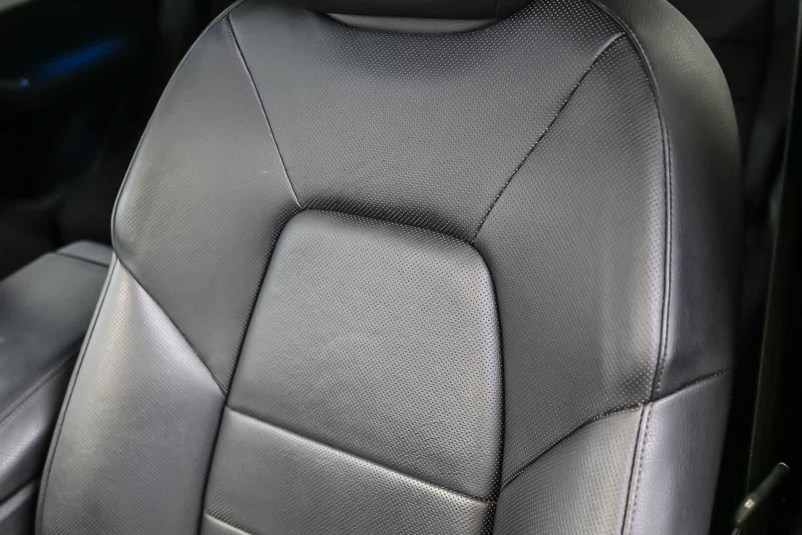Certified 2024 Porsche Cayenne AWD/4WD image 30