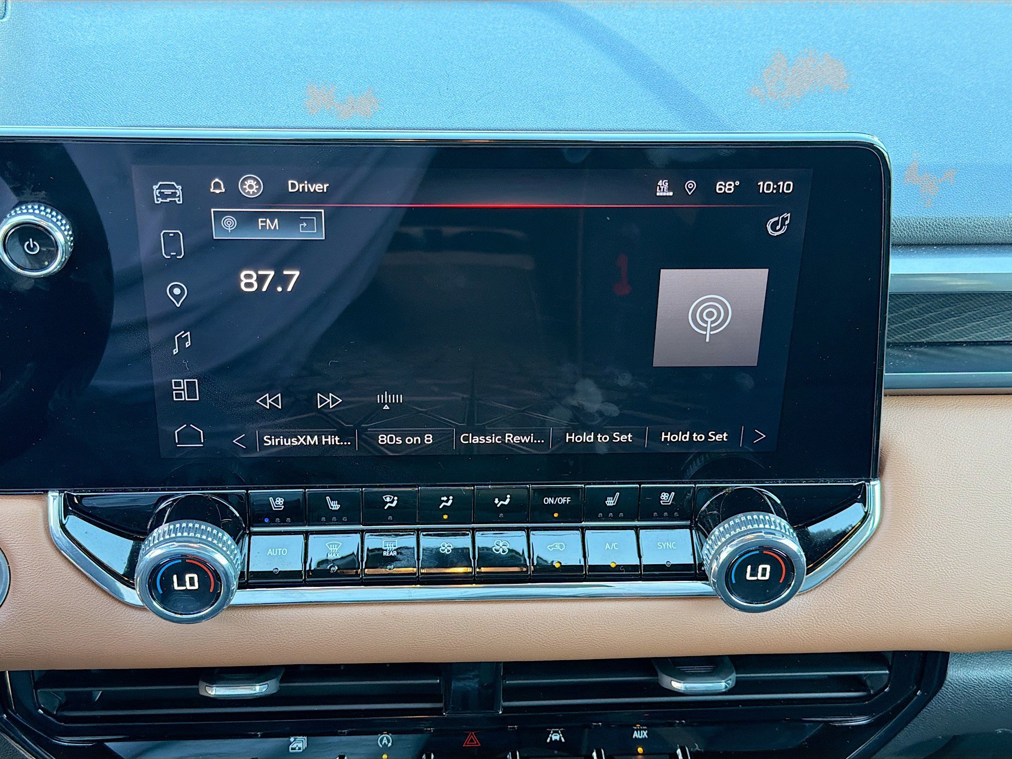 Used 2024 GMC Canyon AT4 w/ AT4 Premium Package image 30