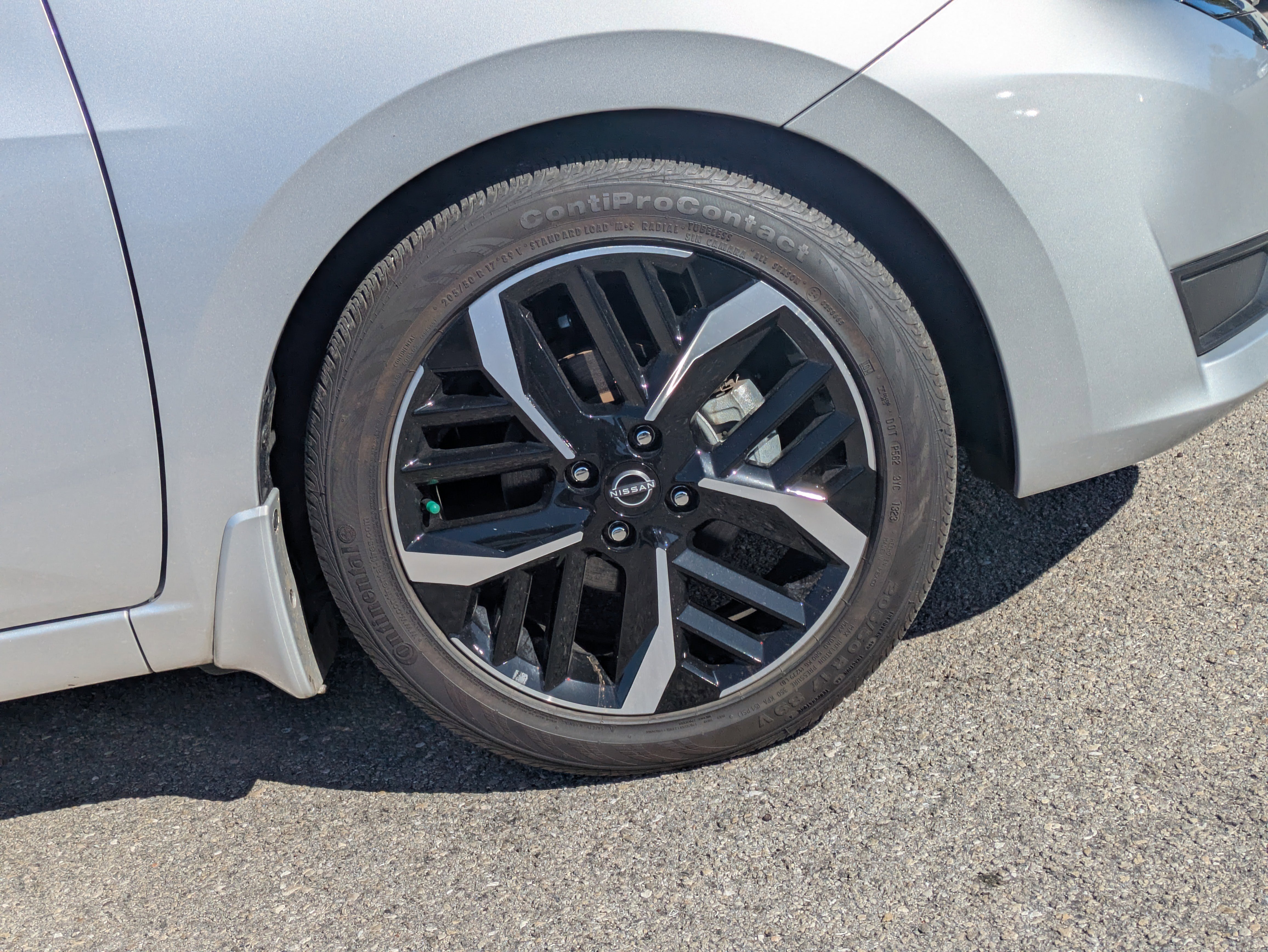 Used 2023 Nissan Versa SR w/ Trunk Package image 11