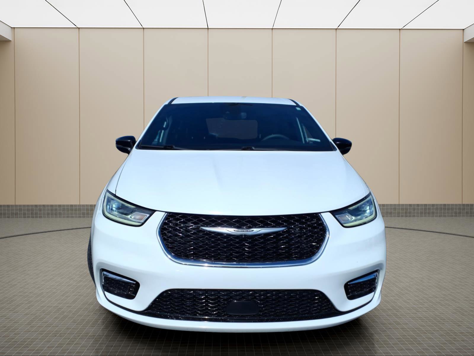 Used 2025 Chrysler Pacifica Select image 3