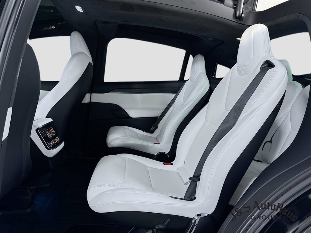 Used 2026 Tesla Model X Plaid image 28