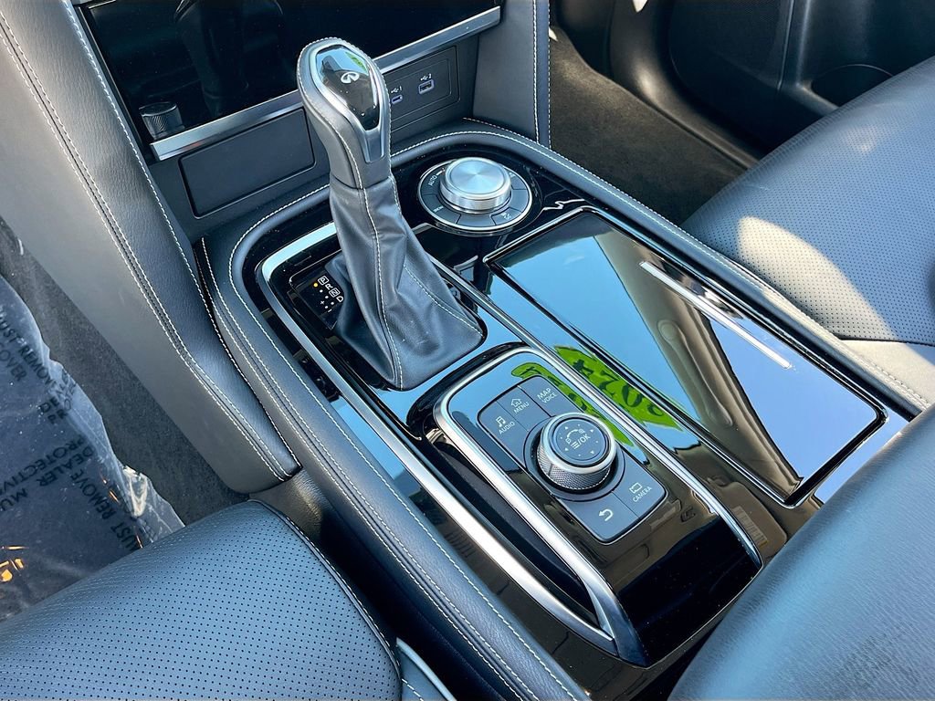 Used 2024 INFINITI QX80 Premium Select w/ Cargo Package AWD/4WD image 17