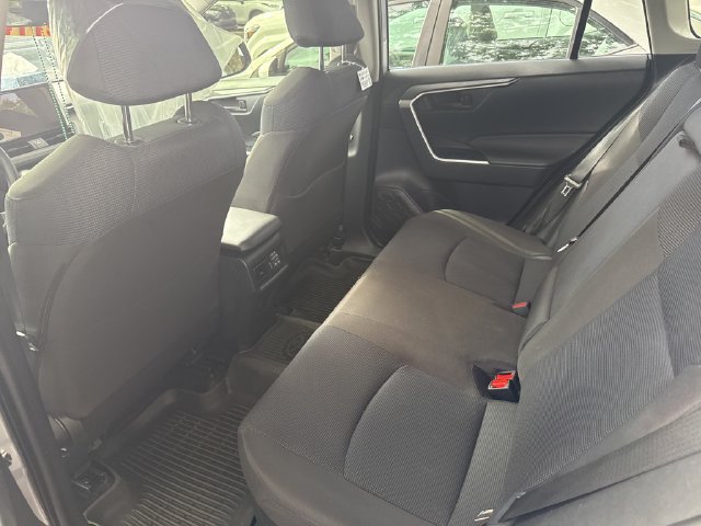 Used 2025 Toyota RAV4 LE AWD/4WD image 39