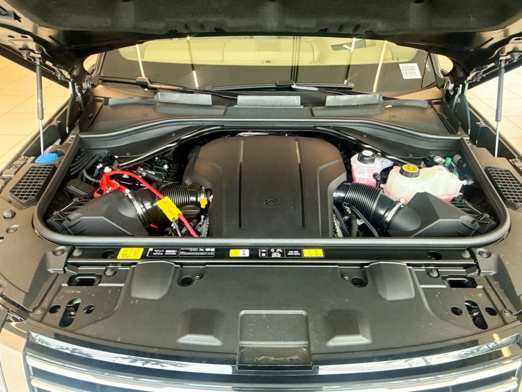 New 2026 Land Rover Range Rover SV image 27