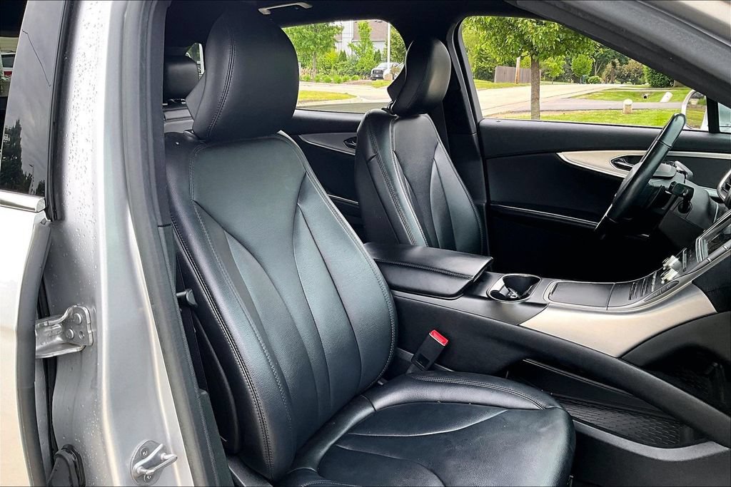 Used 2019 Lincoln Nautilus Premier AWD/4WD image 27