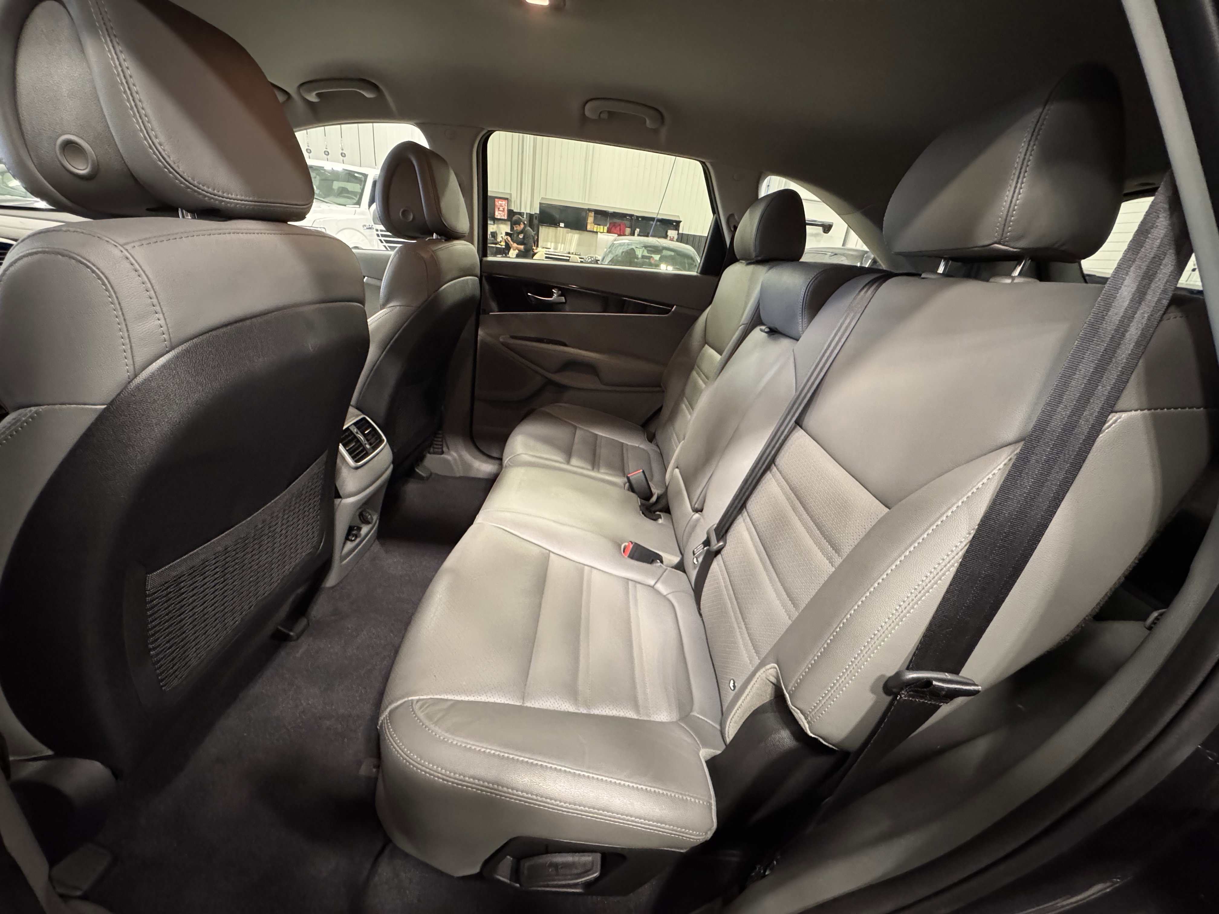 Used 2016 Kia Sorento EX image 20