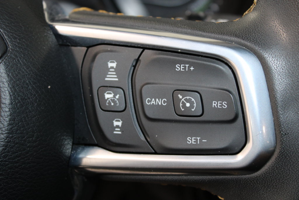 Used 2024 Jeep Wrangler Unlimited Sahara AWD/4WD image 34