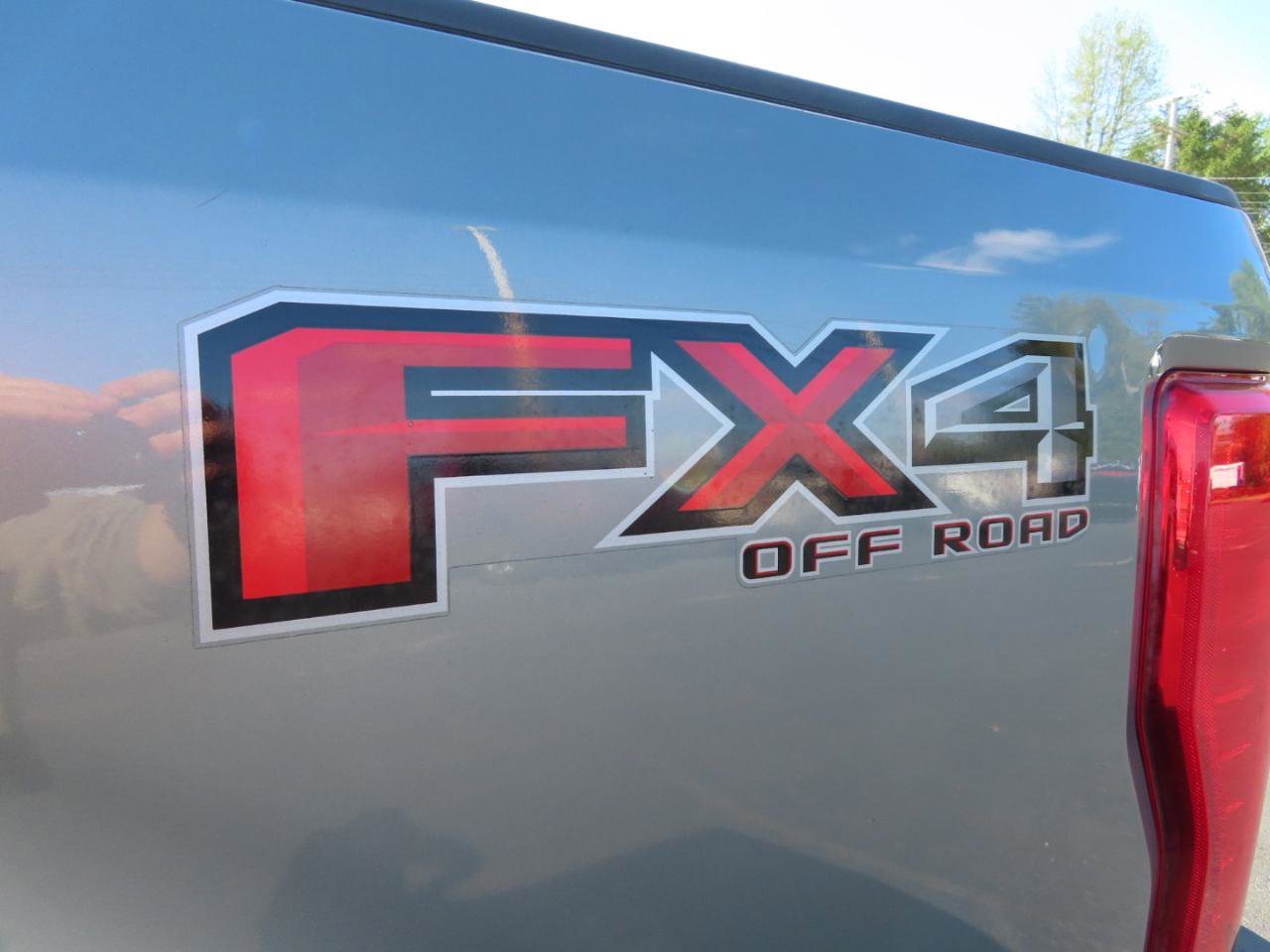 Used 2019 Ford F350 Lariat w/ Lariat Value Package image 17