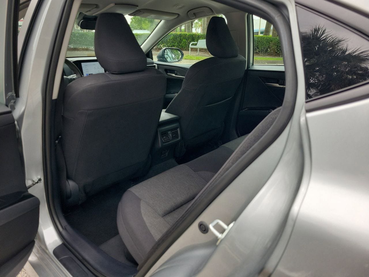 Used 2025 Toyota Camry LE FWD image 9