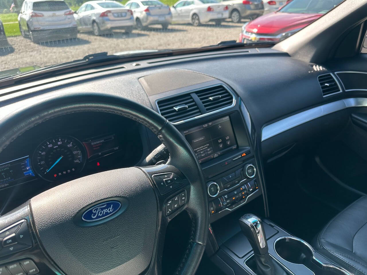 Used 2016 Ford Explorer XLT w/ Equipment Group 202A AWD/4WD image 27