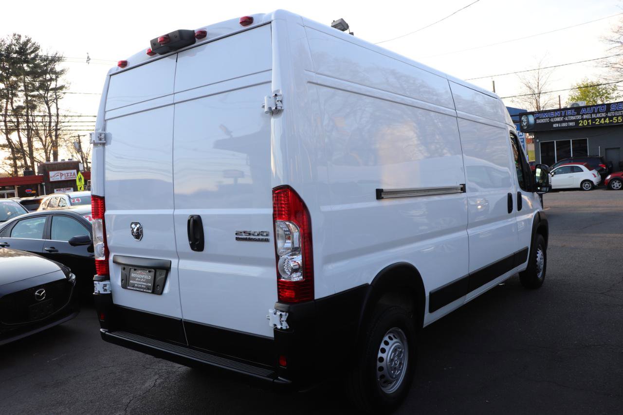 Used 2025 RAM ProMaster 2500 w/ Convenience Group FWD image 5