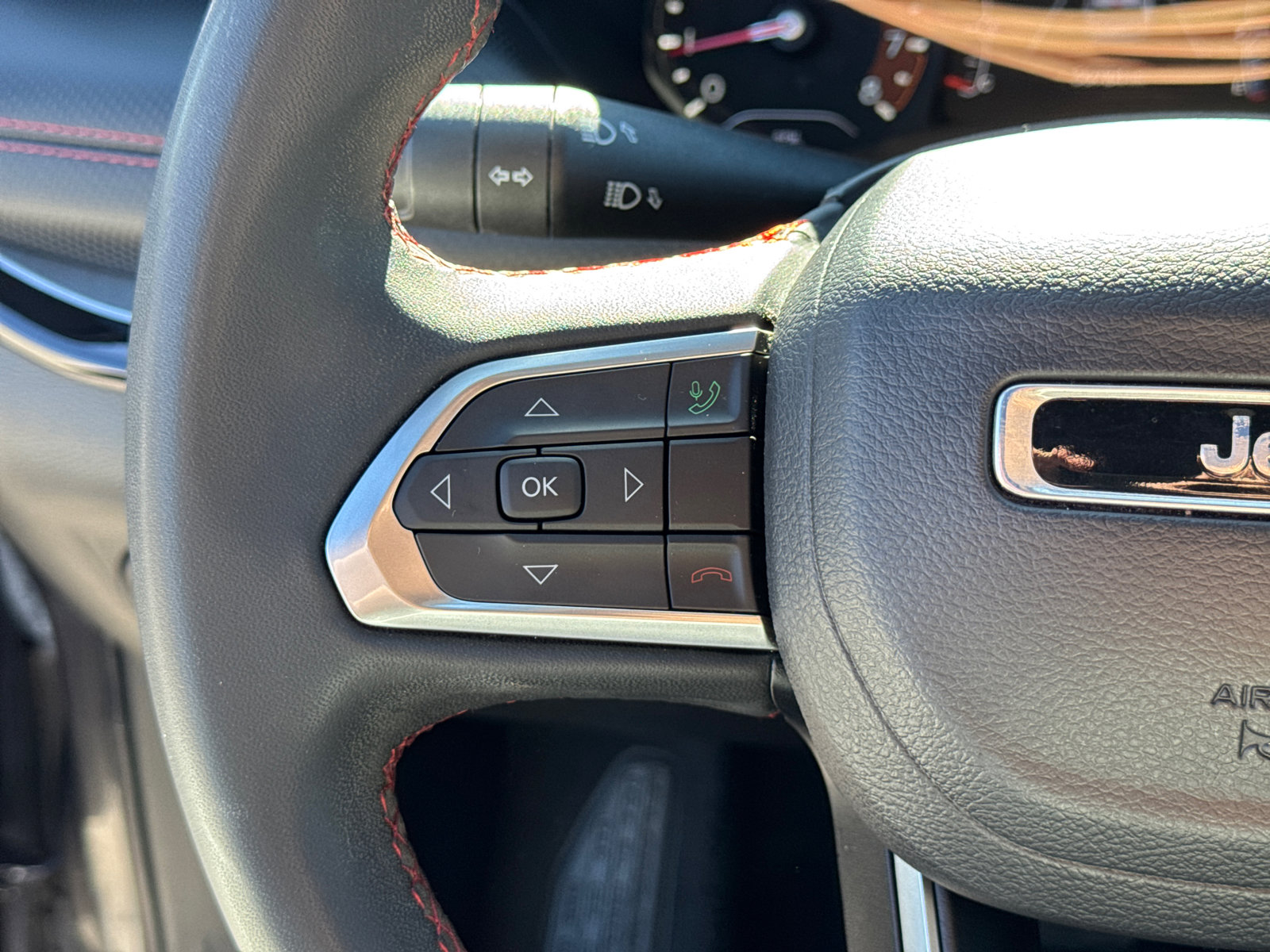 Used 2023 Jeep Compass Trailhawk image 25