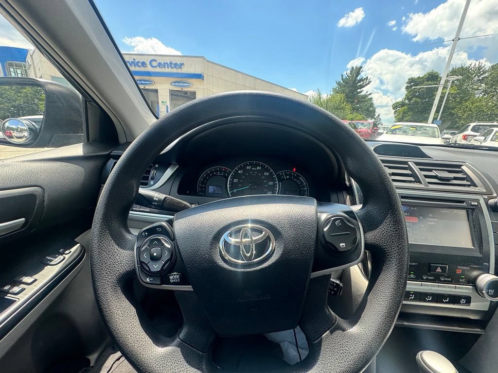 Used 2012 Toyota Camry LE FWD image 17