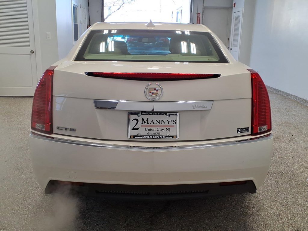 Used 2012 Cadillac CTS Luxury RWD image 5