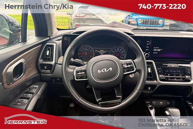 Used 2022 Kia Sorento S w/ Panoramic Sunroof Package AWD/4WD image 7