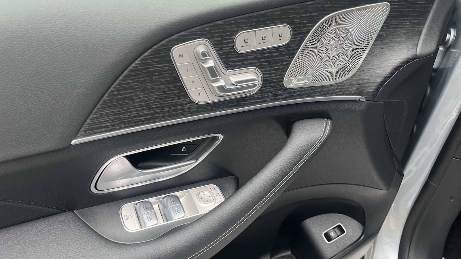 New 2026 Mercedes-Benz GLS 450 4MATIC image 29