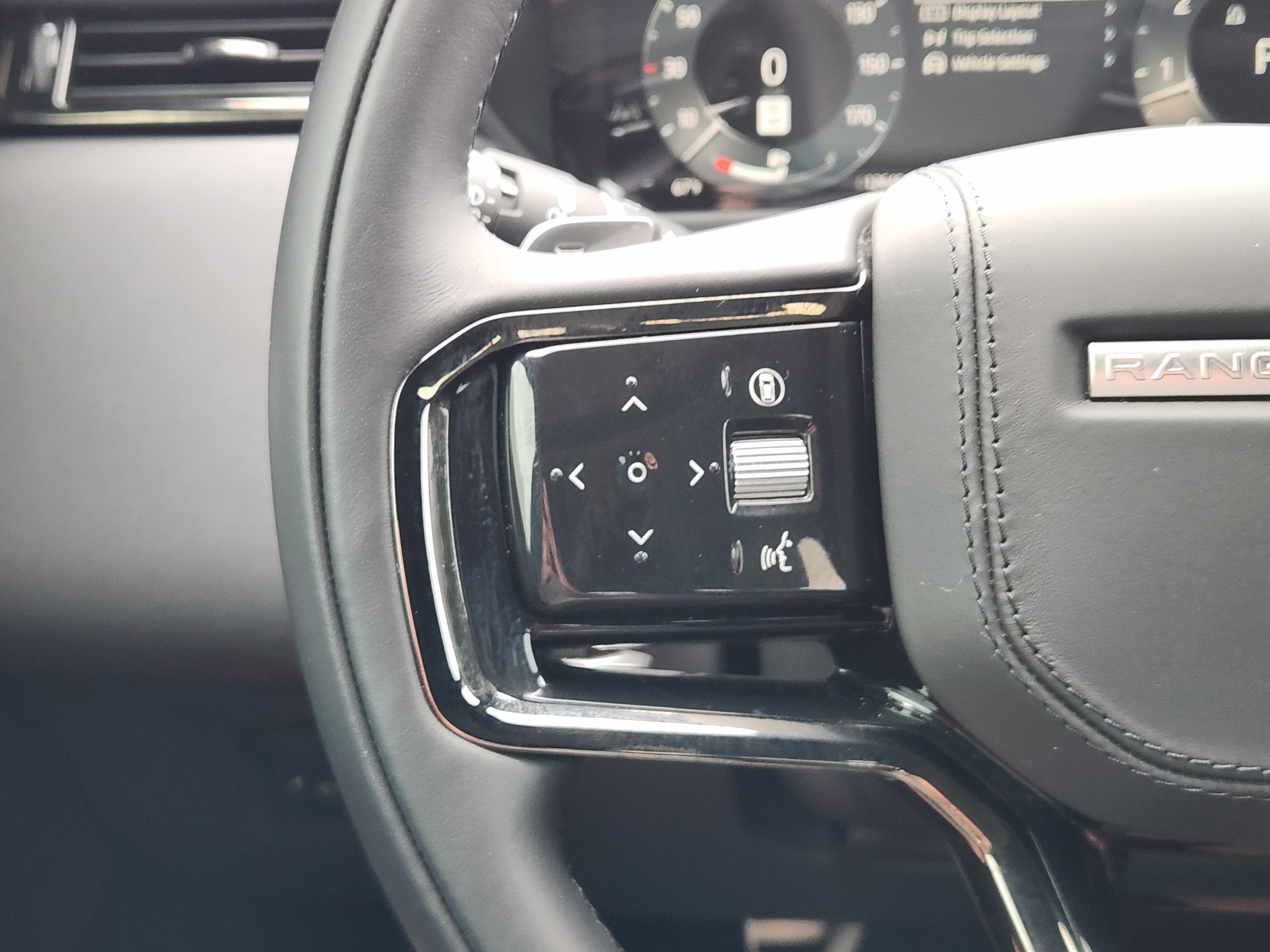 Certified 2026 Land Rover Range Rover Velar Dynamic SE AWD/4WD image 29