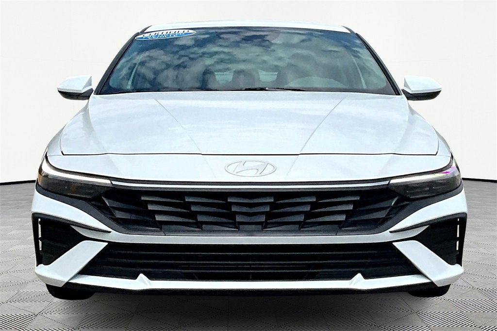 Used 2024 Hyundai Elantra SEL image 3