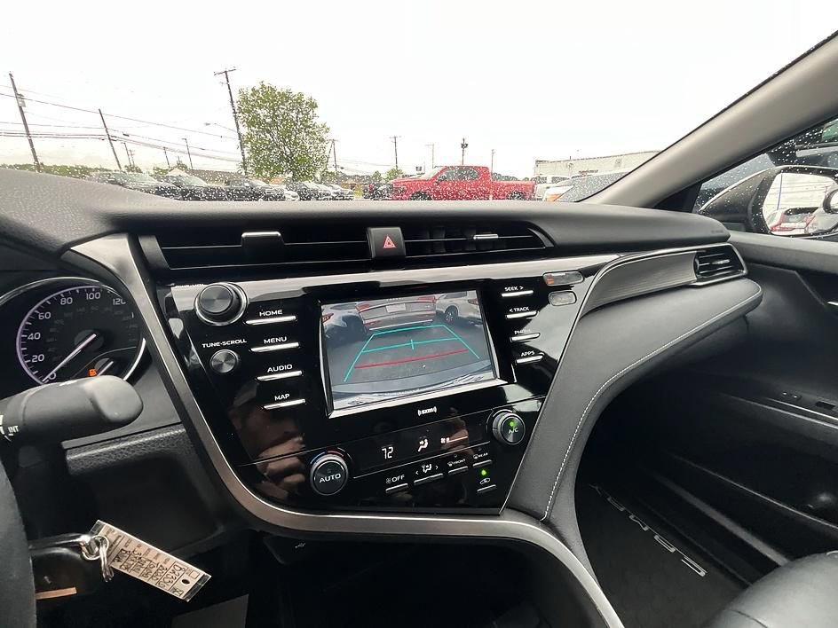 Used 2020 Toyota Camry SE FWD image 20