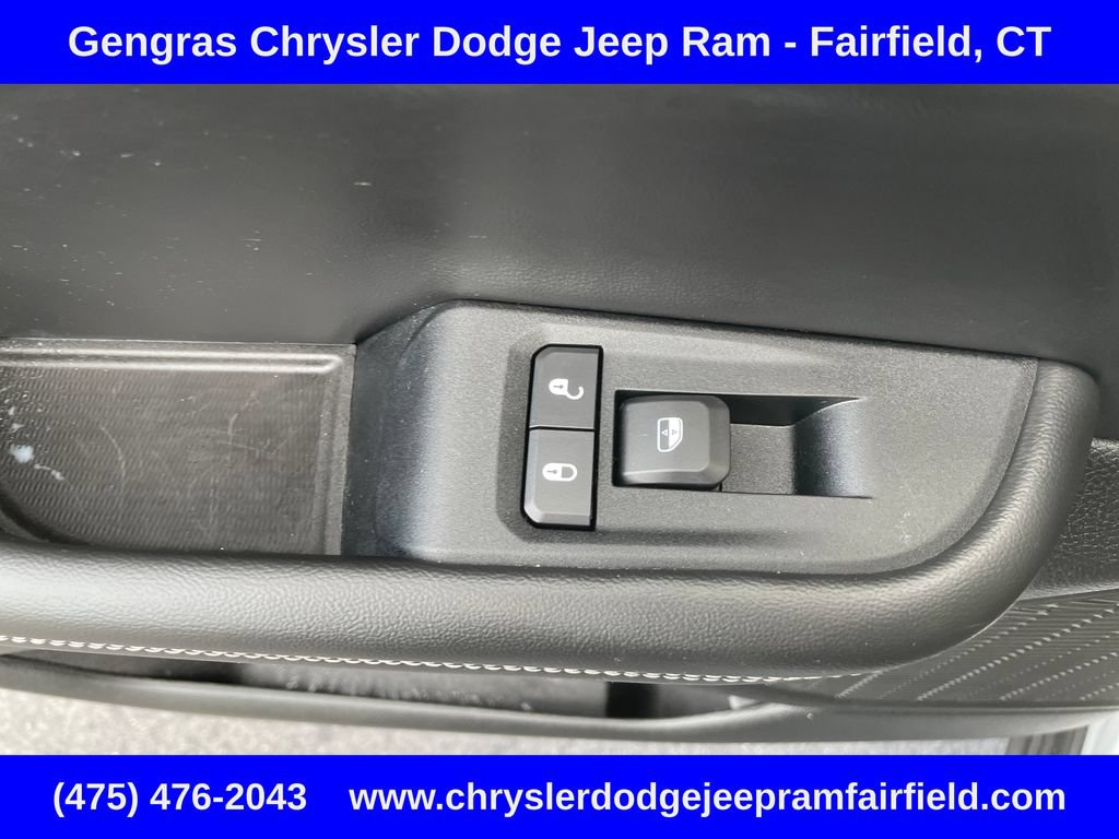 Used 2023 Jeep Grand Cherokee L Altitude AWD/4WD image 41