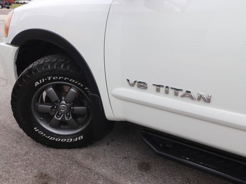 Used 2015 Nissan Titan PRO-4X w/ Pro-4x Luxury Package AWD/4WD image 3
