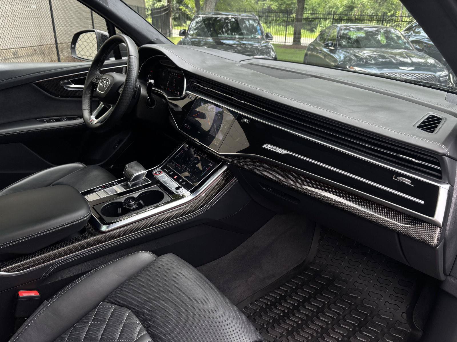 Used 2023 Audi SQ7 Prestige AWD/4WD image 9