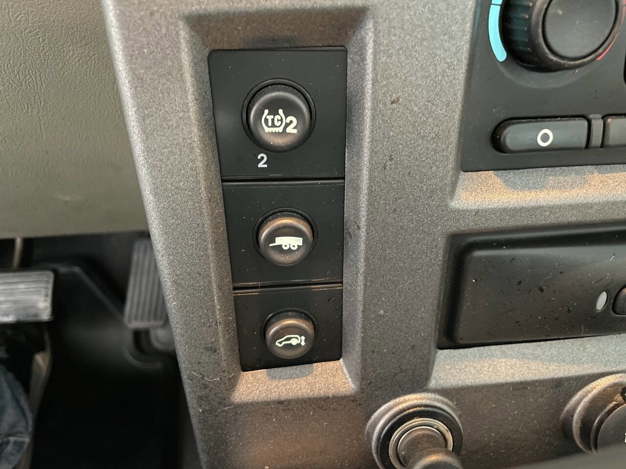 Used 2004 HUMMER H2 AWD/4WD image 25