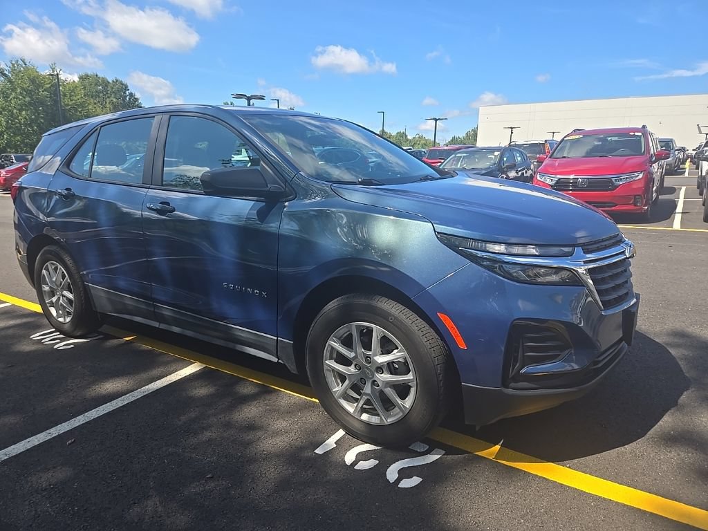Used 2024 Chevrolet Equinox LS FWD image 3