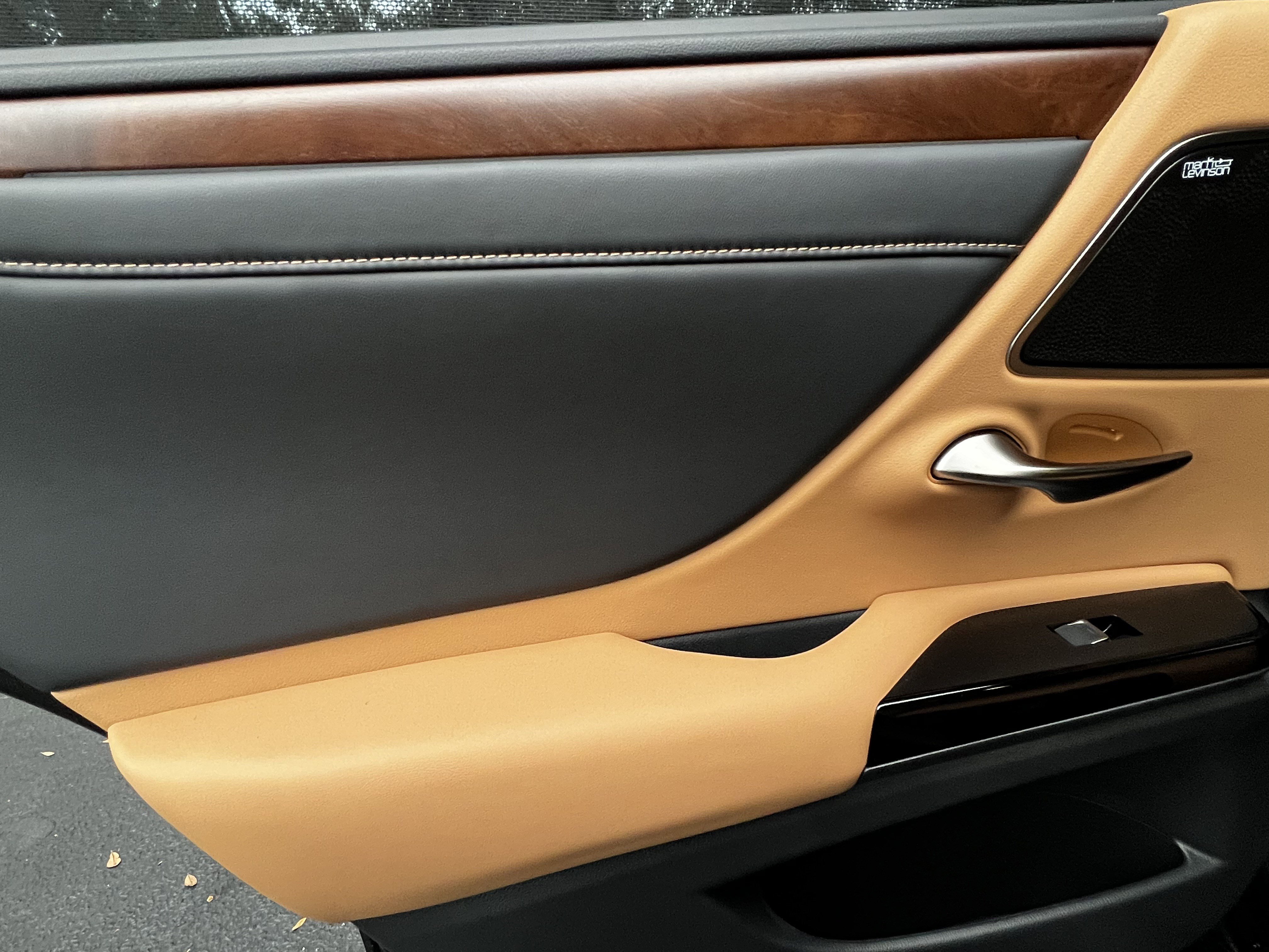 Used 2024 Lexus ES 300h Ultra Luxury image 30