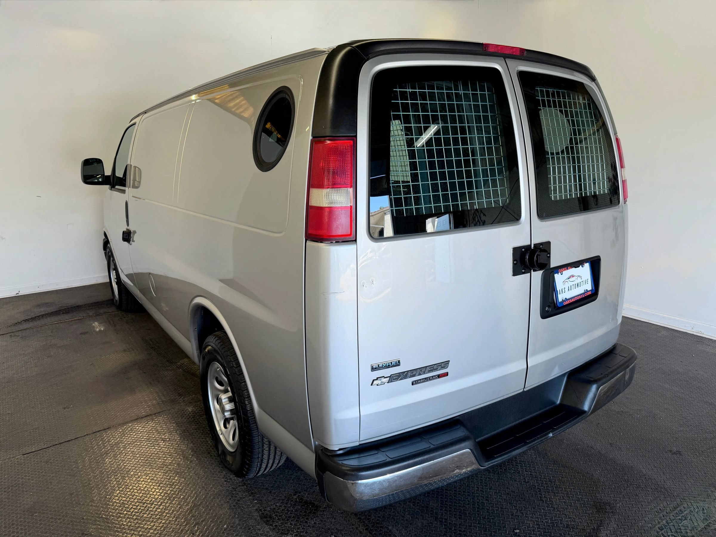 Used 2012 Chevrolet Express 1500 AWD w/ Power Package image 5