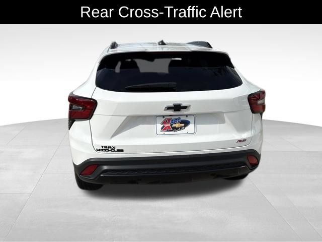 Used 2024 Chevrolet Trax RS w/ Driver Confidence Package FWD image 7