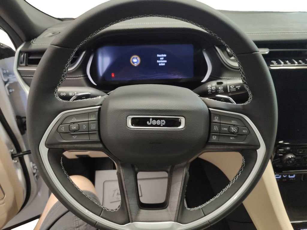 New 2025 Jeep Grand Cherokee Limited w/ Luxury Tech Group II image 14