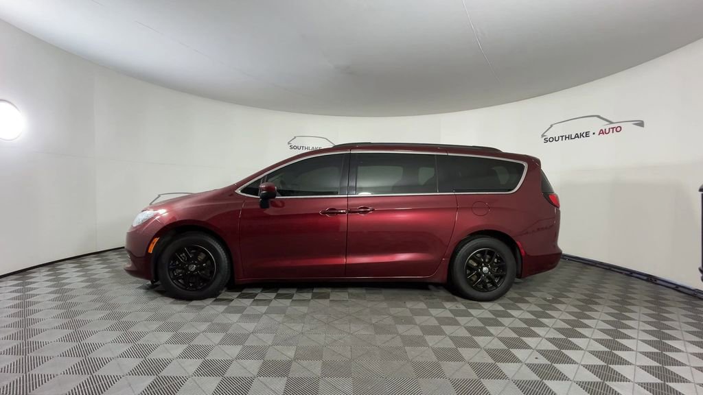 Used 2021 Chrysler Voyager Lxi FWD image 5