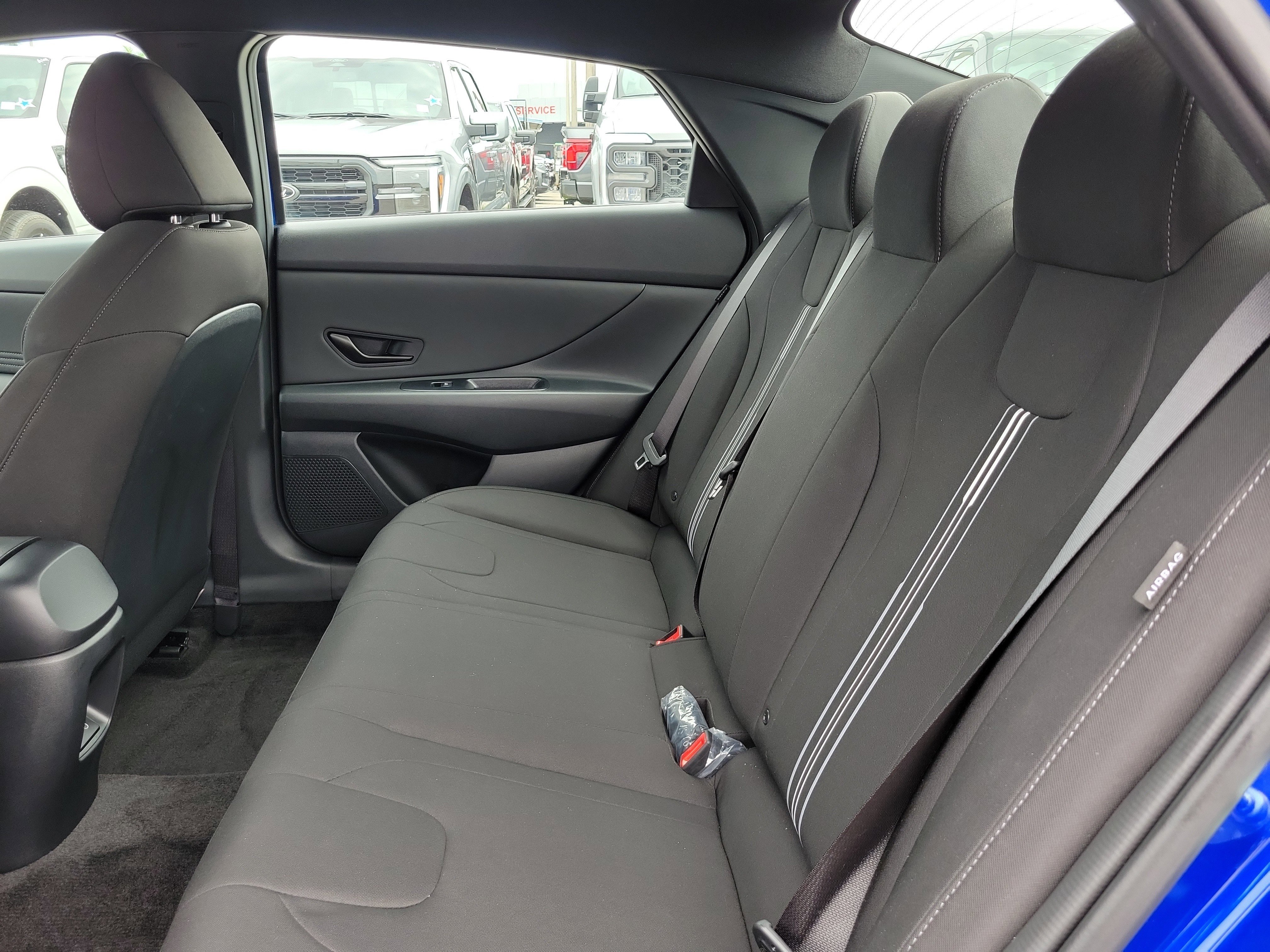 Used 2025 Hyundai Elantra Sport FWD image 12