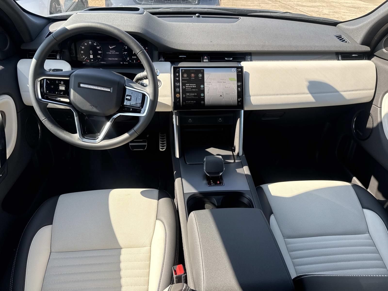 New 2025 Land Rover Discovery Sport Dynamic SE AWD/4WD image 9