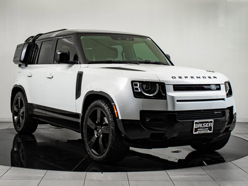 Used 2023 Land Rover Defender 110 X-Dynamic SE image 12