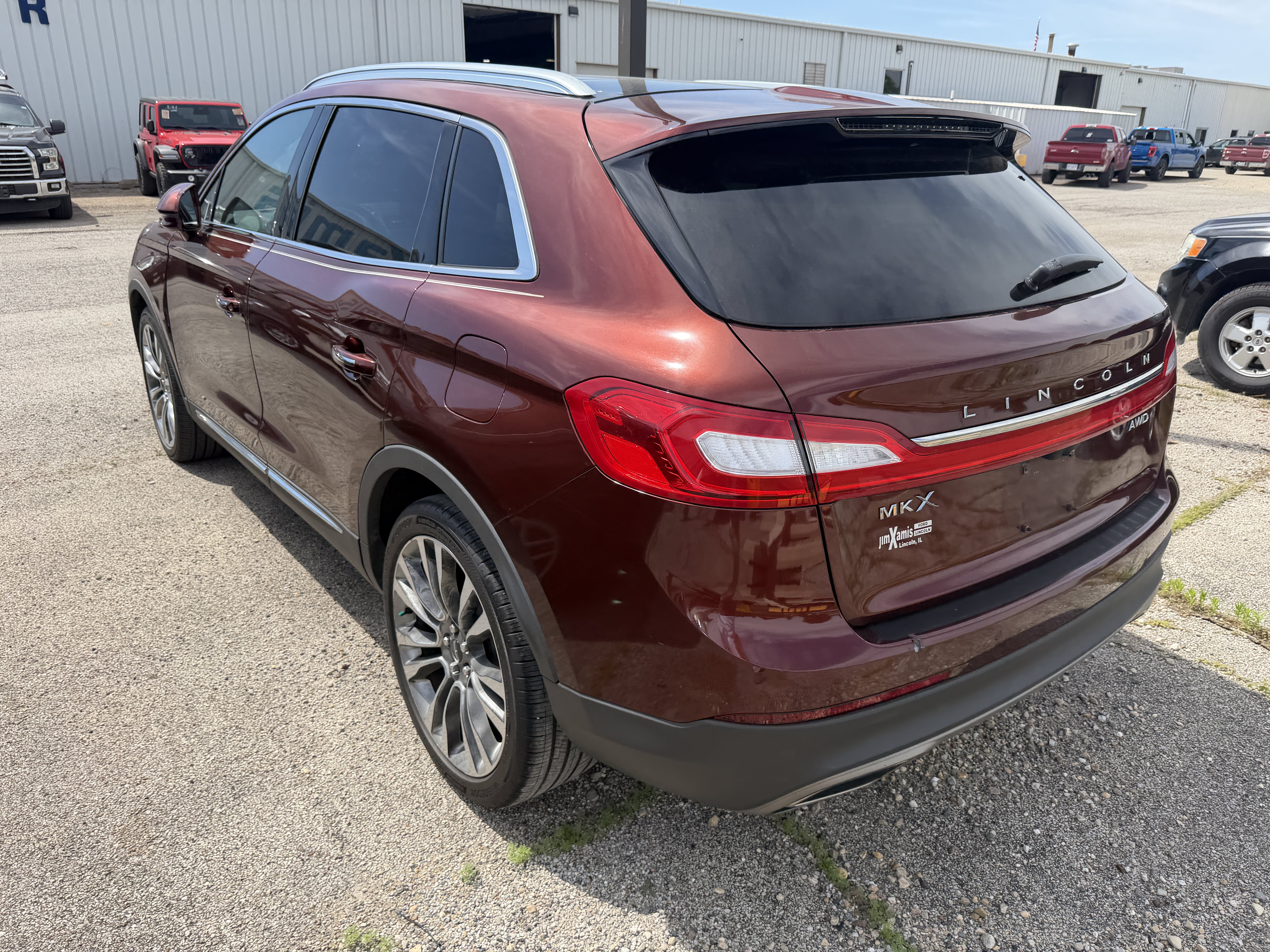 Used 2016 Lincoln MKX Reserve w/ Cargo Accessories Package AWD/4WD image 10