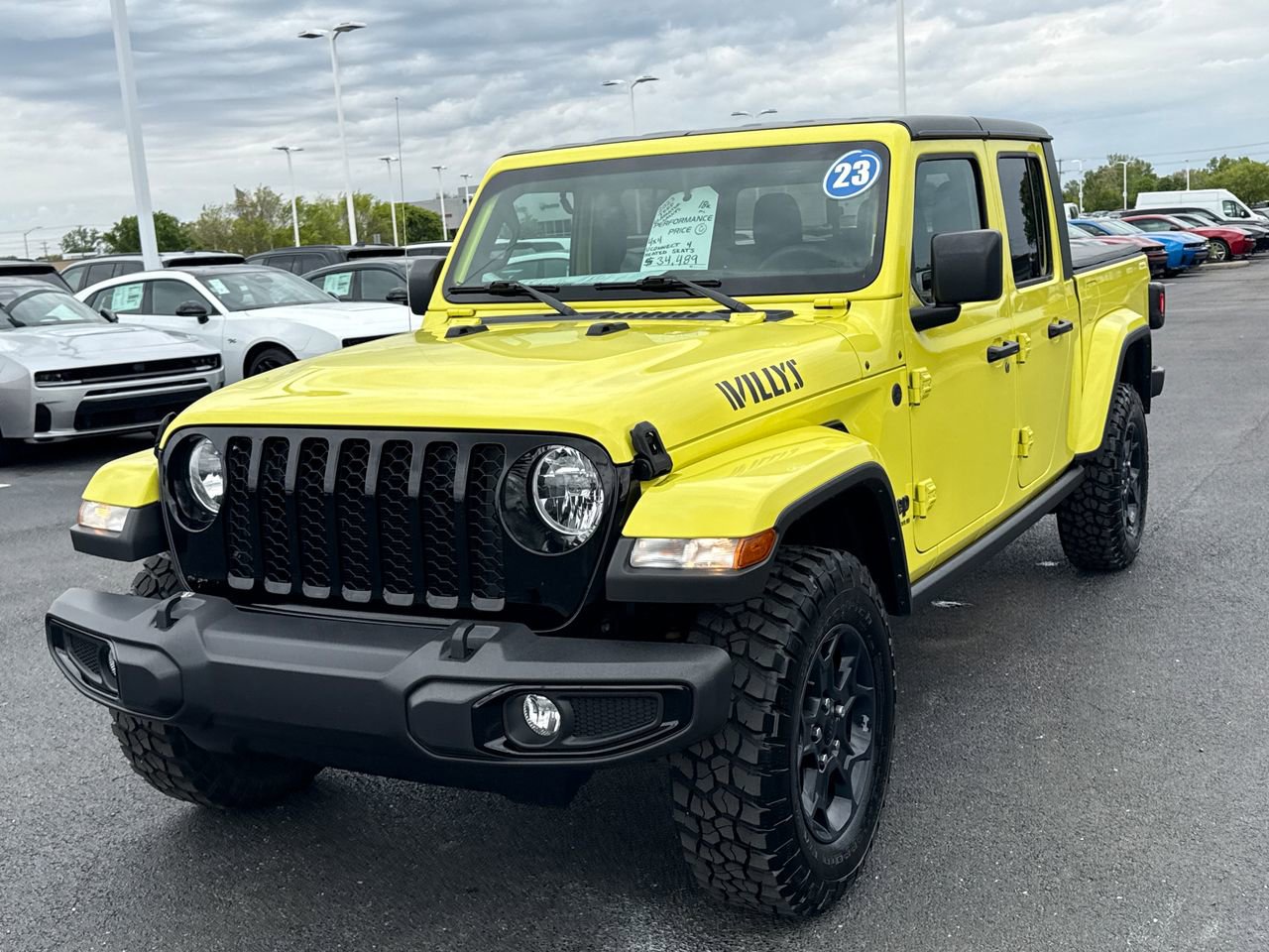 Used 2023 Jeep Gladiator Sport AWD/4WD image 7