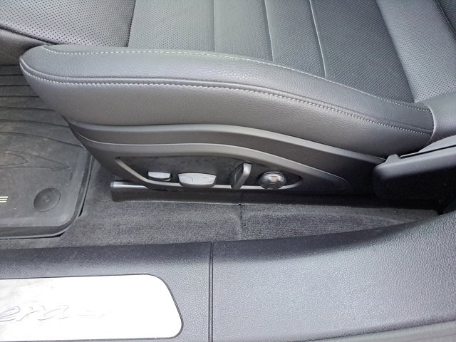 Used 2025 Porsche Panamera 4 image 22
