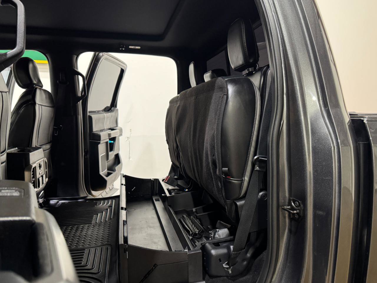 Used 2019 Ford F250 Platinum w/ Platinum Ultimate Package AWD/4WD image 19