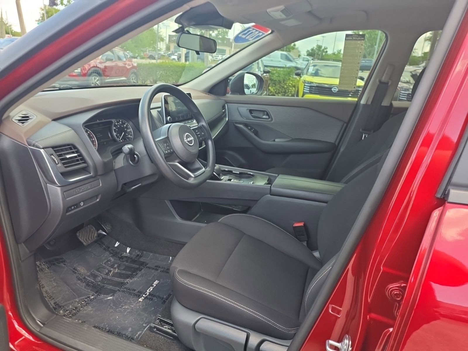 Used 2023 Nissan Rogue S image 17