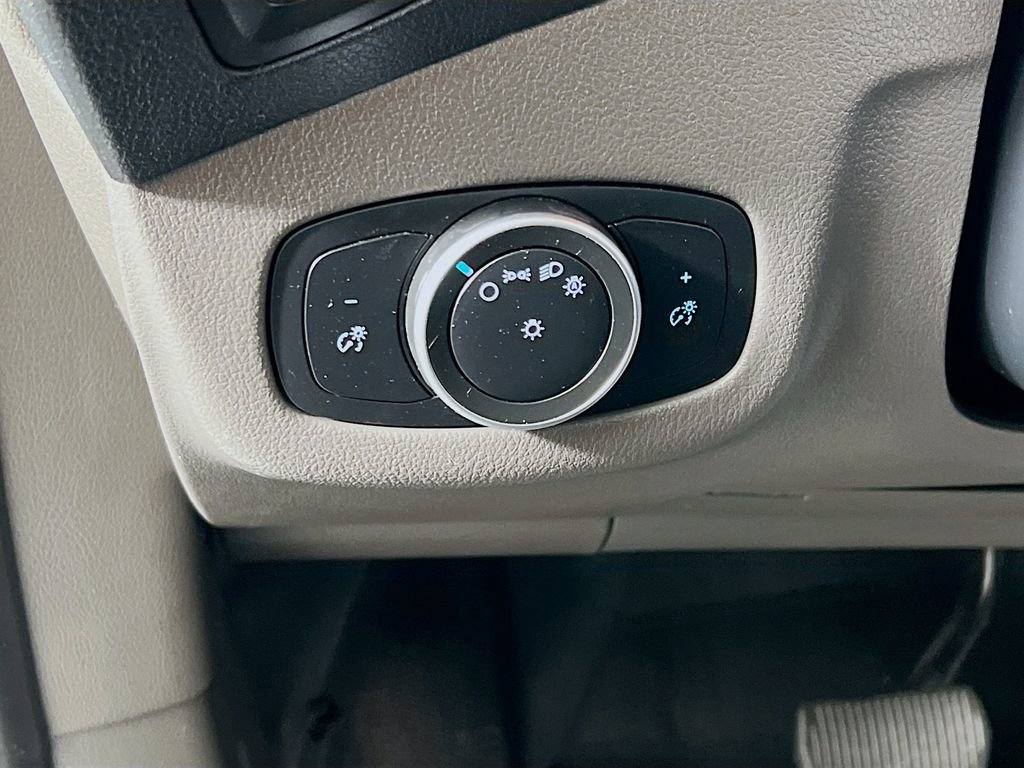 Used 2020 Ford Transit Connect XL image 32