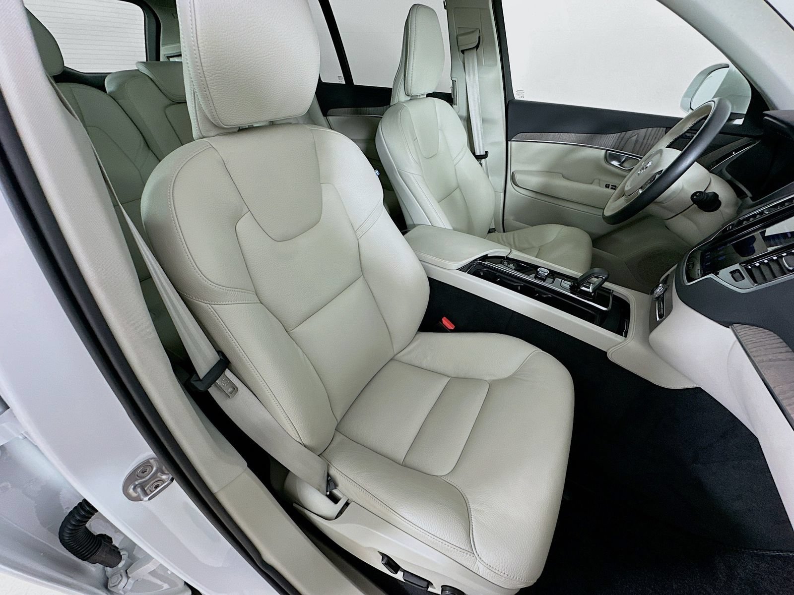 Used 2023 Volvo XC90 B6 Plus w/ Protection Package Premier AWD/4WD image 45