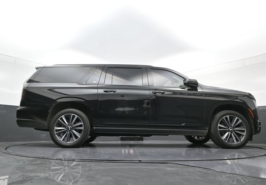 Used 2025 Cadillac Escalade ESV Sport w/ Touring Package AWD/4WD image 29