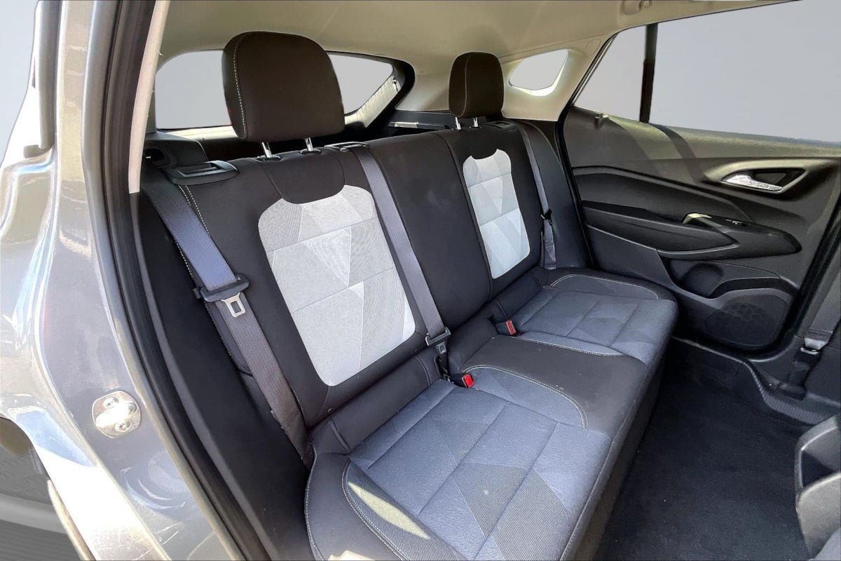 Used 2025 Chevrolet Trax LS FWD image 27