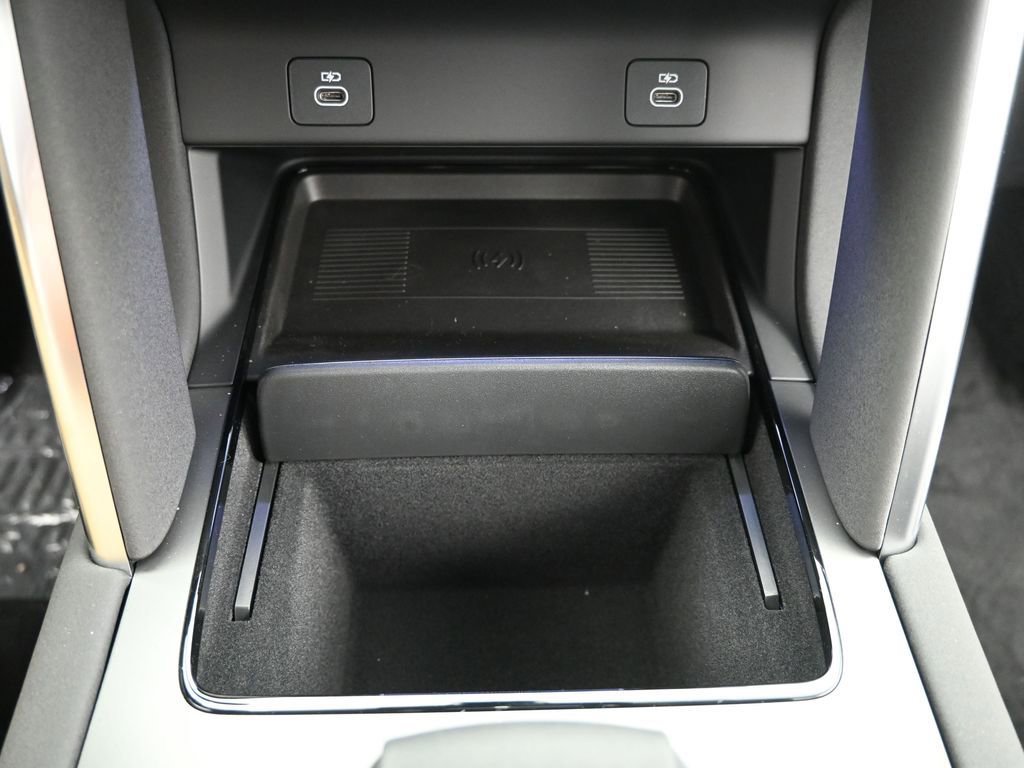 Used 2025 Land Rover Discovery Sport Dynamic SE image 25