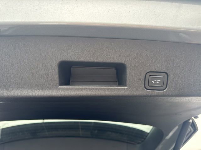 Used 2025 Buick Enclave Preferred image 6